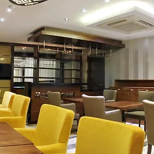 Hotel Avin