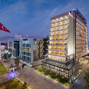 Hilton Garden Bayrakli Hotell